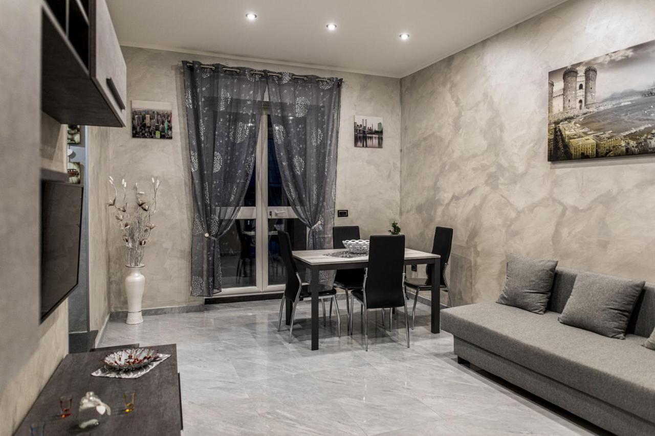 Appartement La Terrazza Del Corso à Naples Extérieur photo