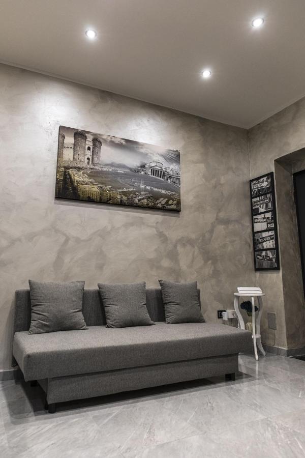 Appartement La Terrazza Del Corso à Naples Extérieur photo
