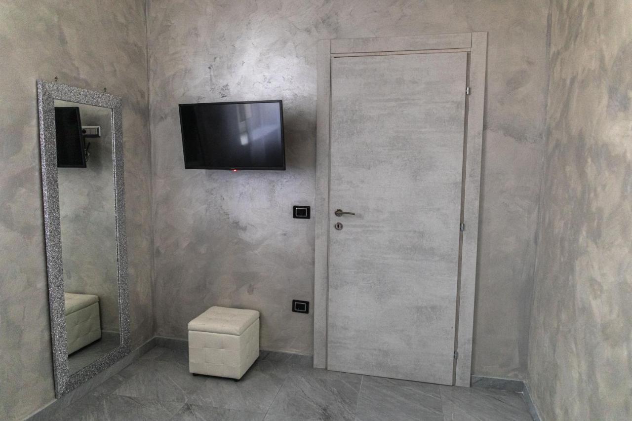 Appartement La Terrazza Del Corso à Naples Extérieur photo